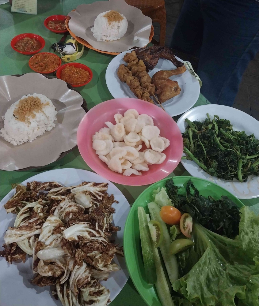 Lesehan Noverasa: Santapan Nikmat di Jantung Kota Cilacap